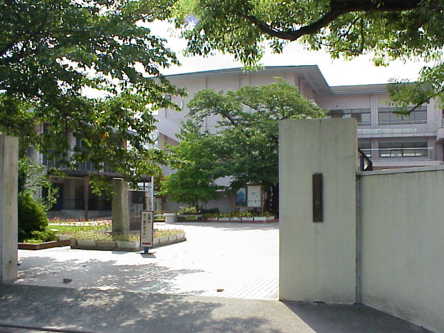 京都市立上京中学校